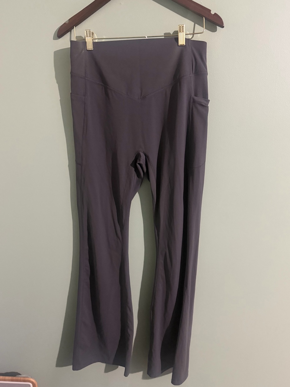 HALARA high waisted scrunch butt lifting tummy control yoga bootcut leggings